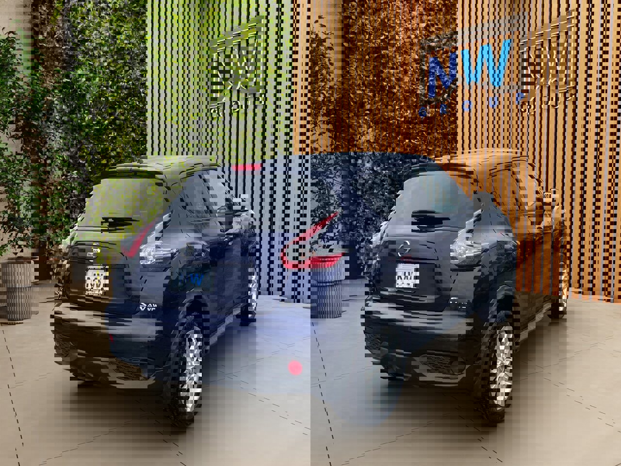 Used 2015 Nissan Juke SV image 34