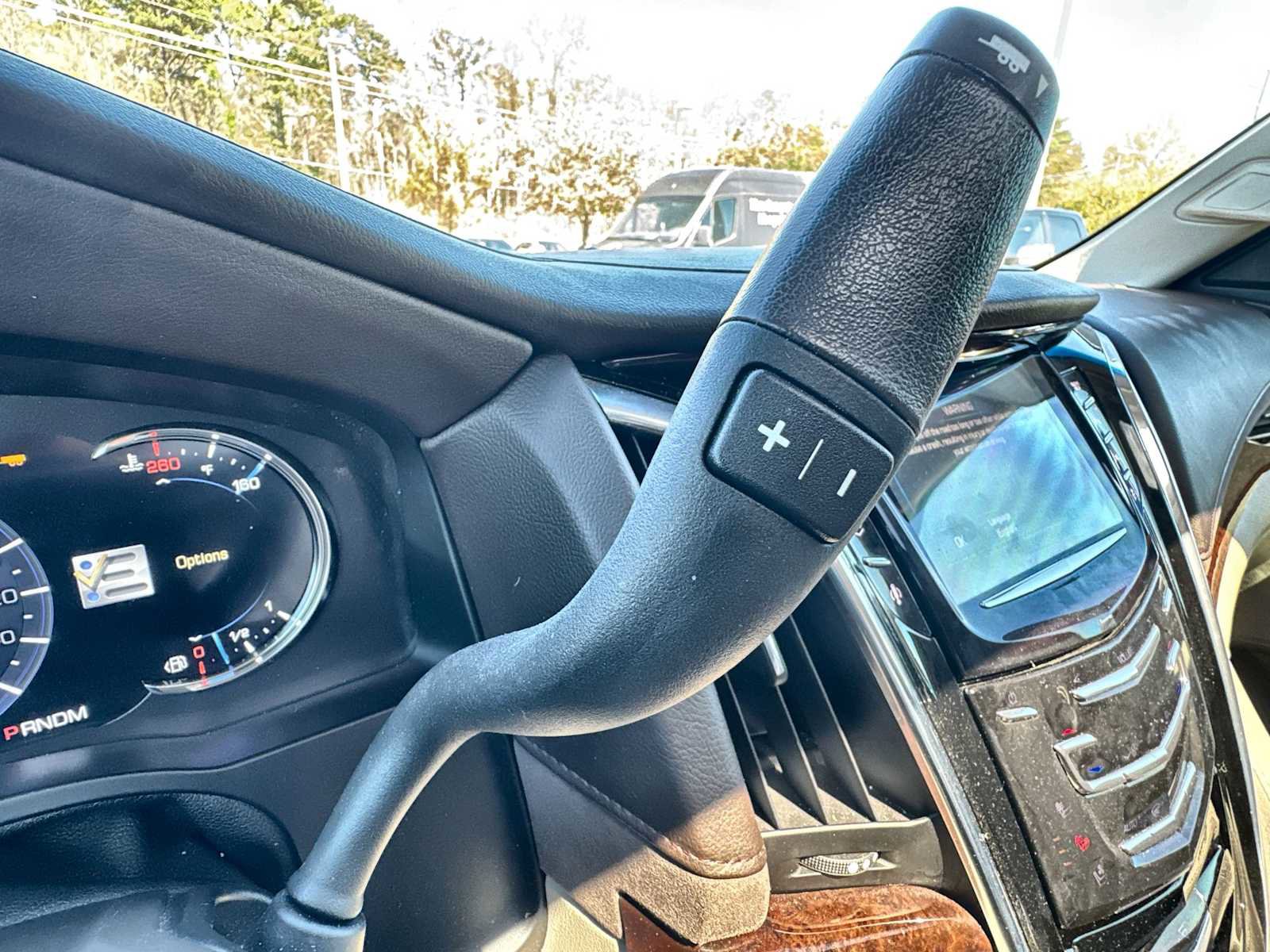 Used 2016 Cadillac Escalade Luxury image 23