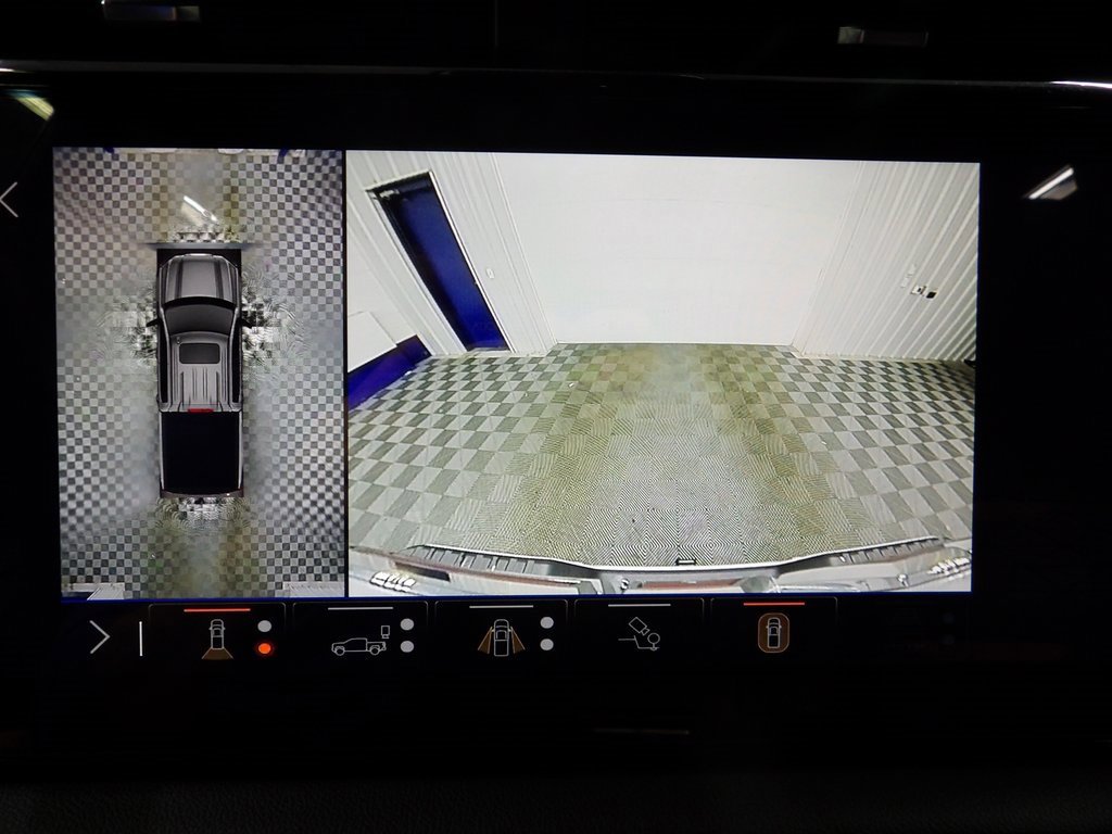 Used 2025 GMC Sierra 1500 AT4 w/ Technology Package image 15