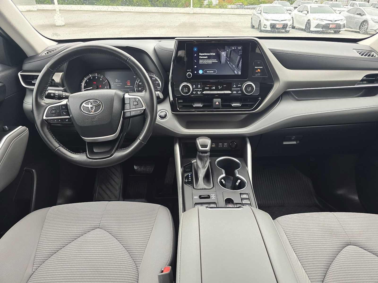 Used 2023 Toyota Highlander LE AWD/4WD image 18