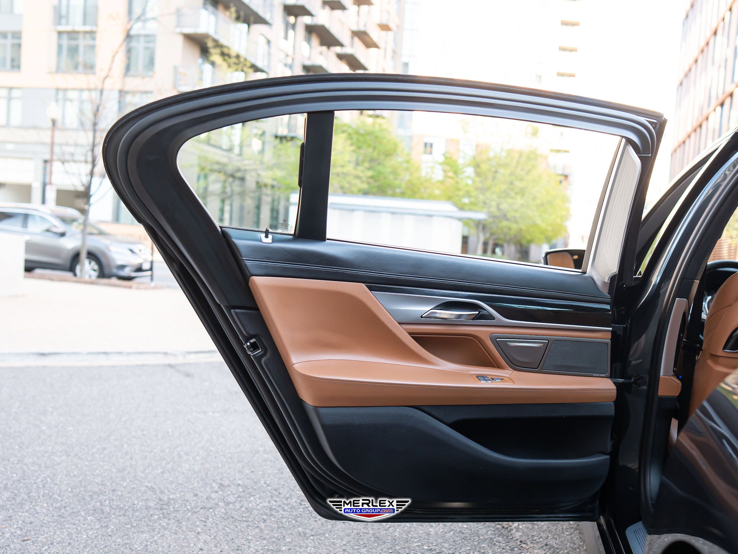 Used 2018 BMW 750i RWD image 47