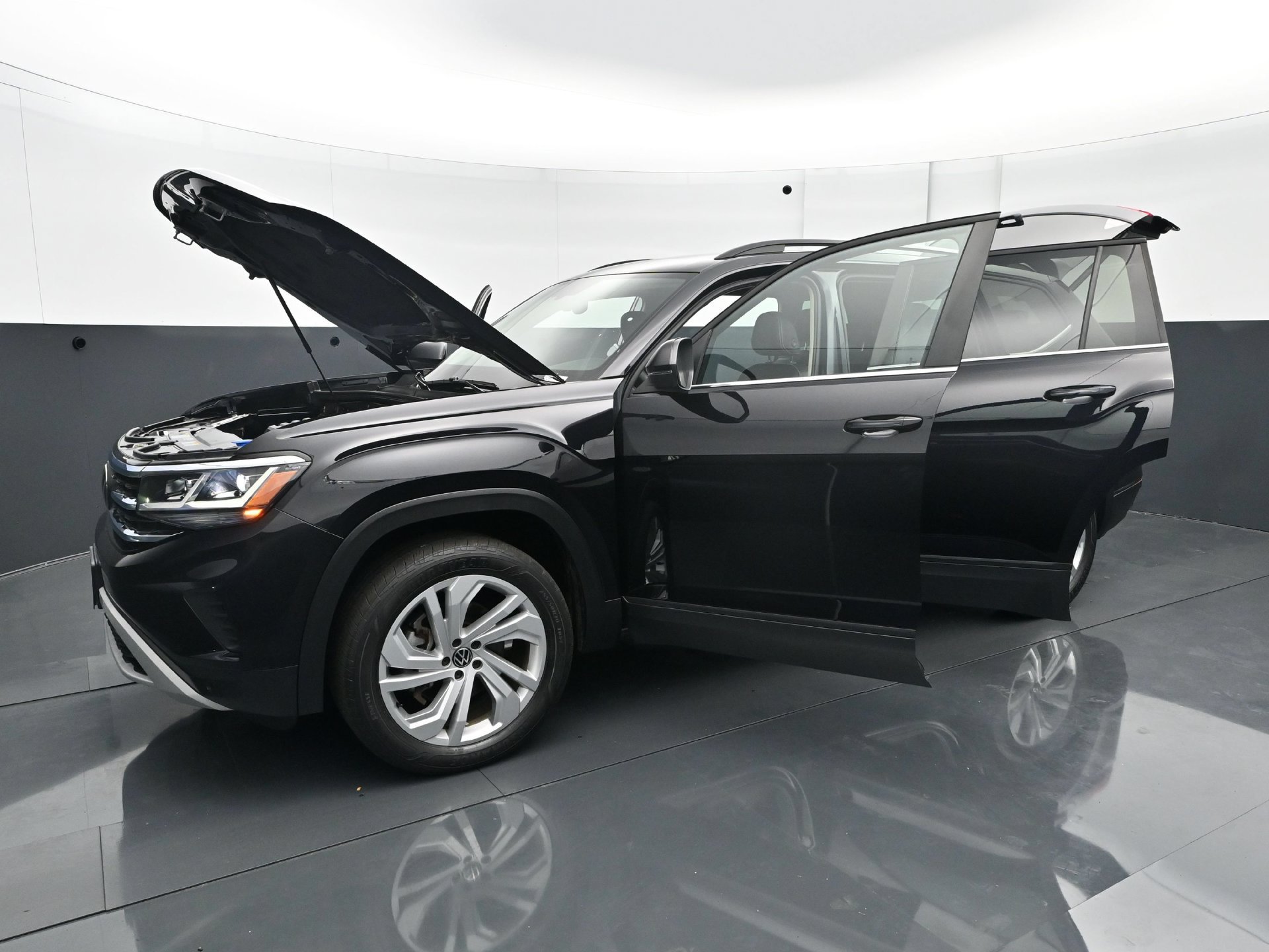 Used 2023 Volkswagen Atlas SE w/ Panoramic Sunroof Package AWD/4WD image 32