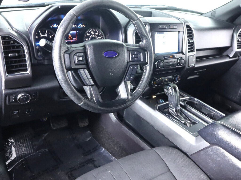 Used 2016 Ford F150 XLT w/ Equipment Group 302A Luxury image 9