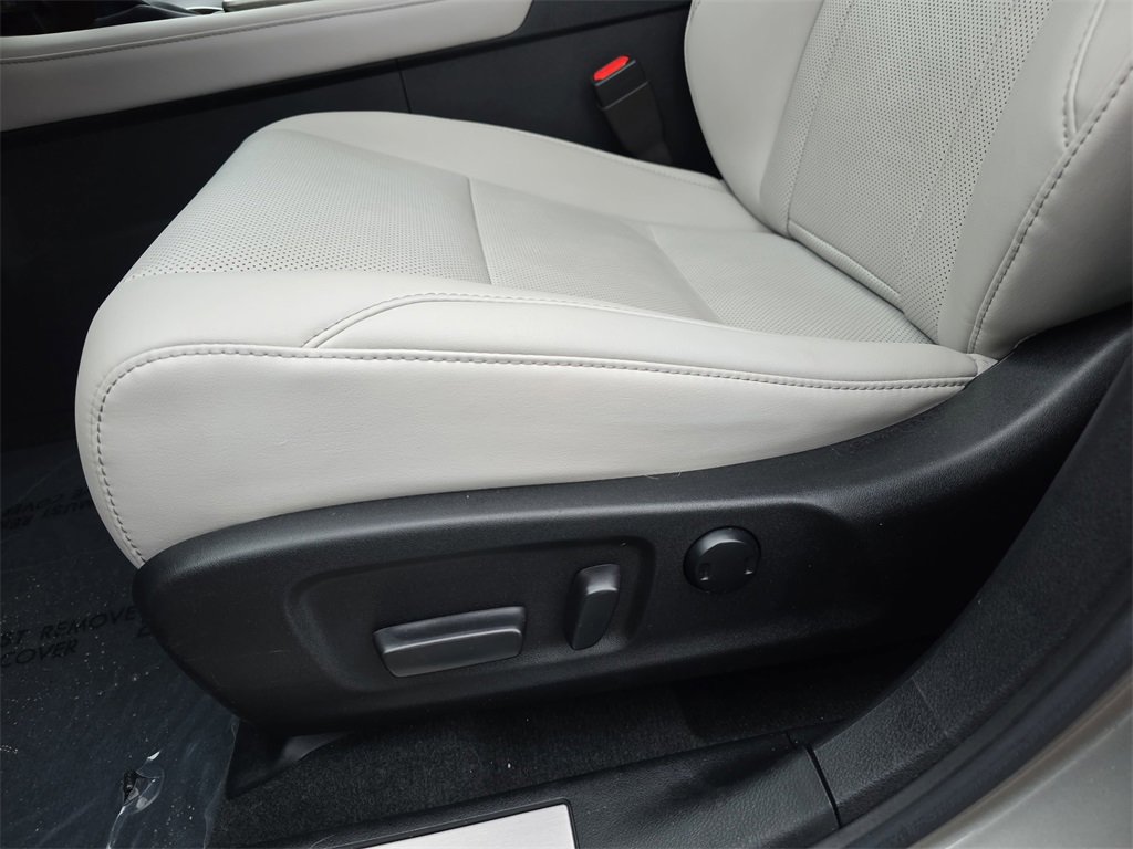 Used 2022 Lexus RX 450h AWD w/ Premium Package image 34