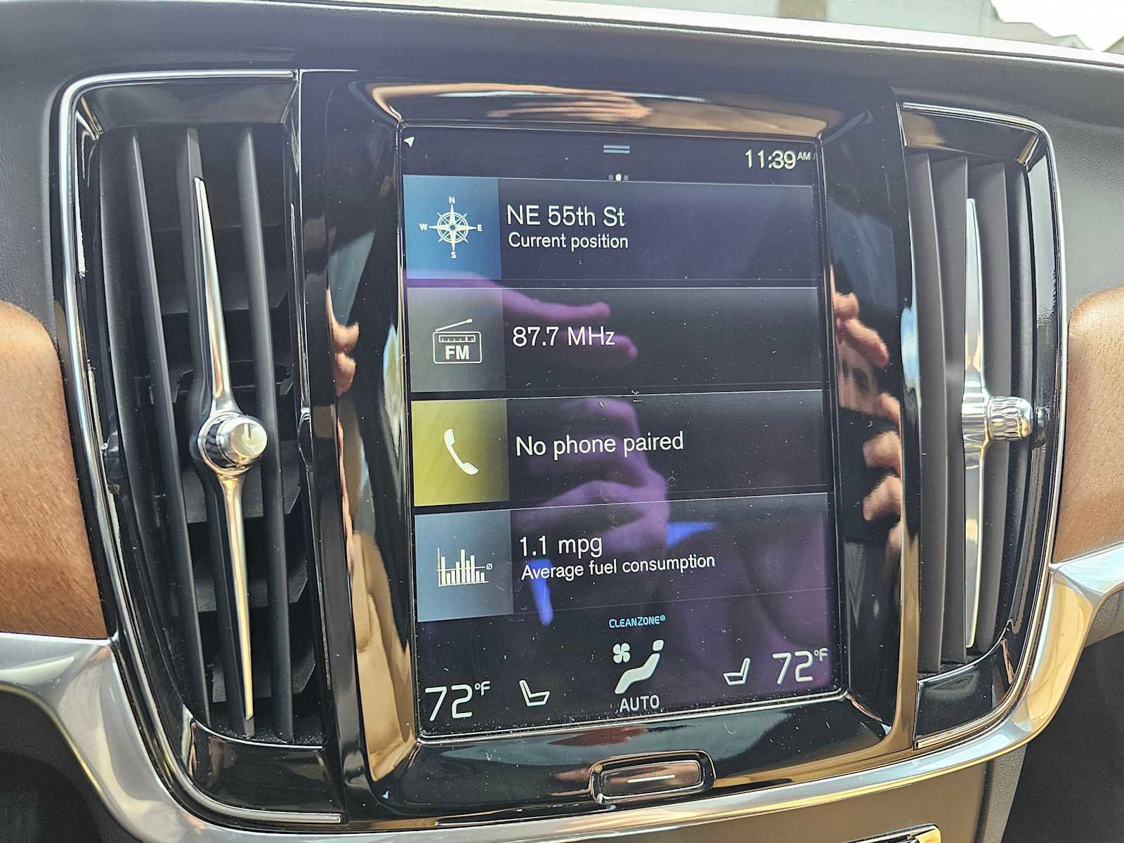 Used 2017 Volvo S90 T6 Inscription w/ Vision Package image 28