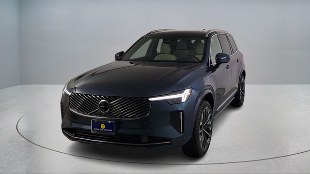 New 2026 Volvo XC90 T8 Plus w/ Protection Package Premier AWD/4WD image 2