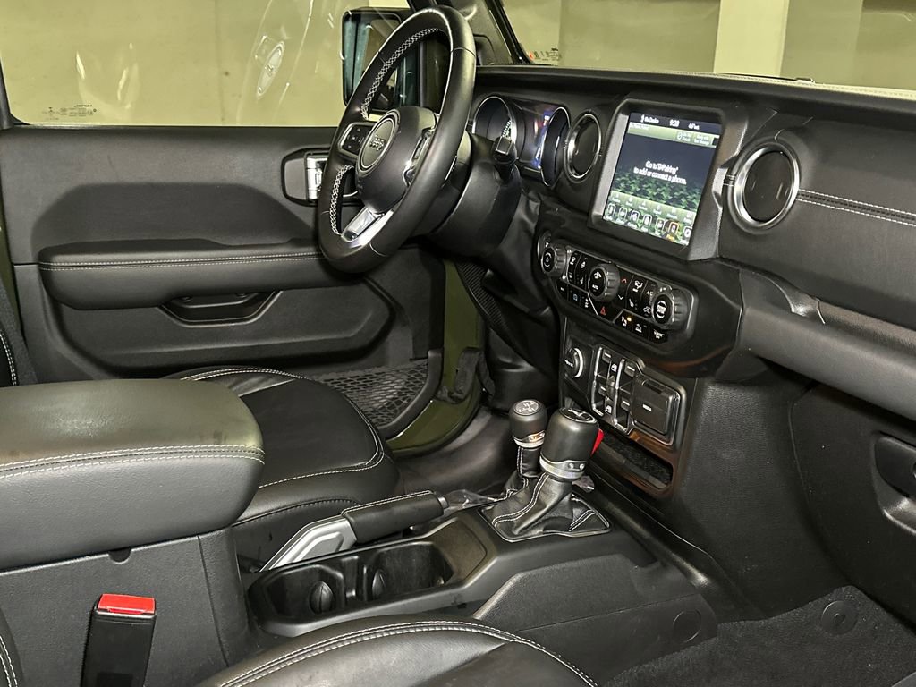 Used 2022 Jeep Wrangler Unlimited Sahara w/ Cold Weather Group AWD/4WD image 11