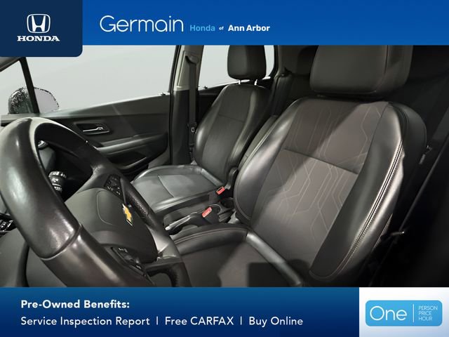 Used 2020 Chevrolet Trax LT w/ LT Convenience Package image 24