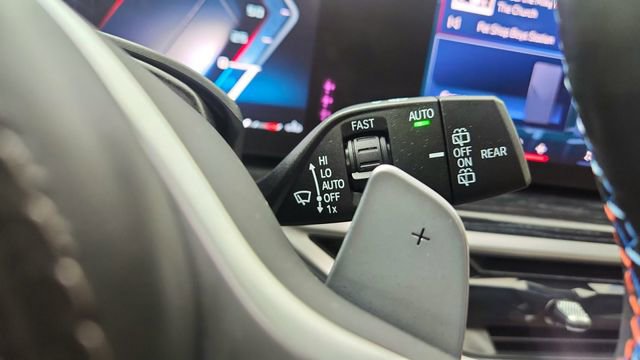 Used 2025 BMW X7 M60i image 49