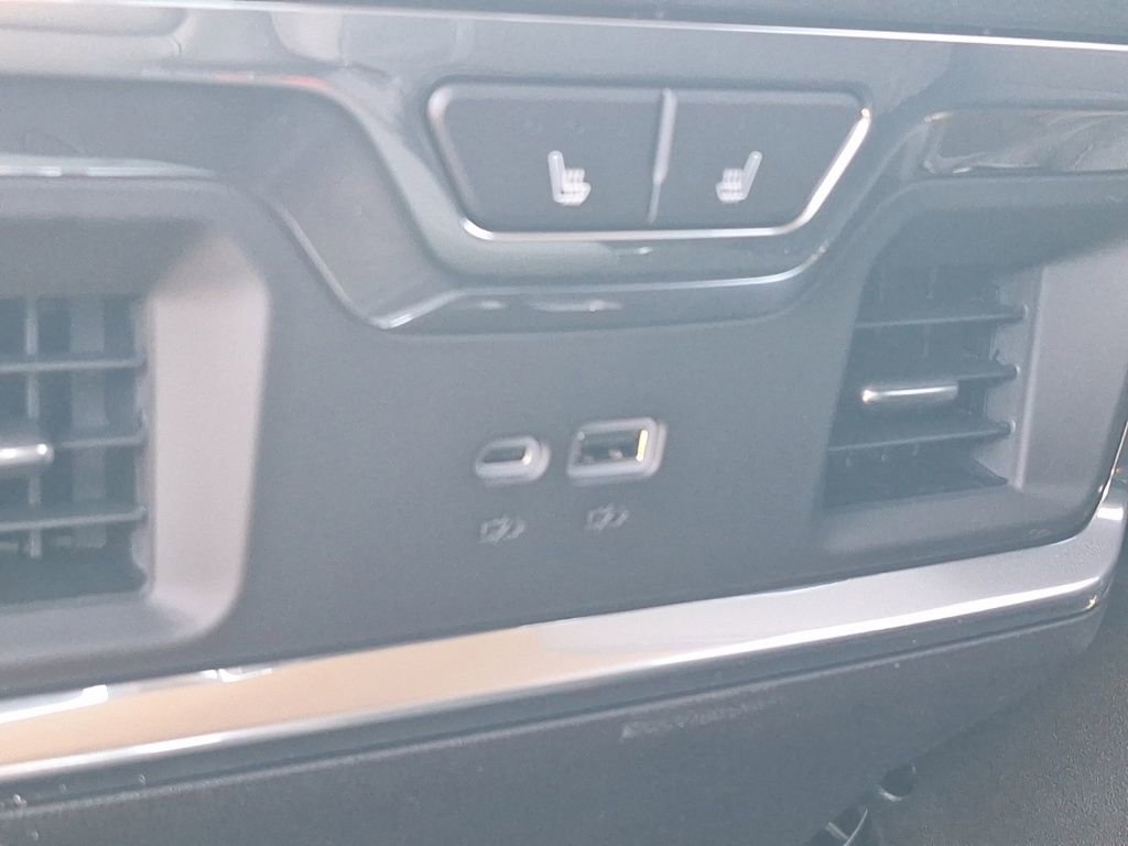 New 2026 Chevrolet Silverado 1500 LTZ w/ LTZ Premium Package image 17