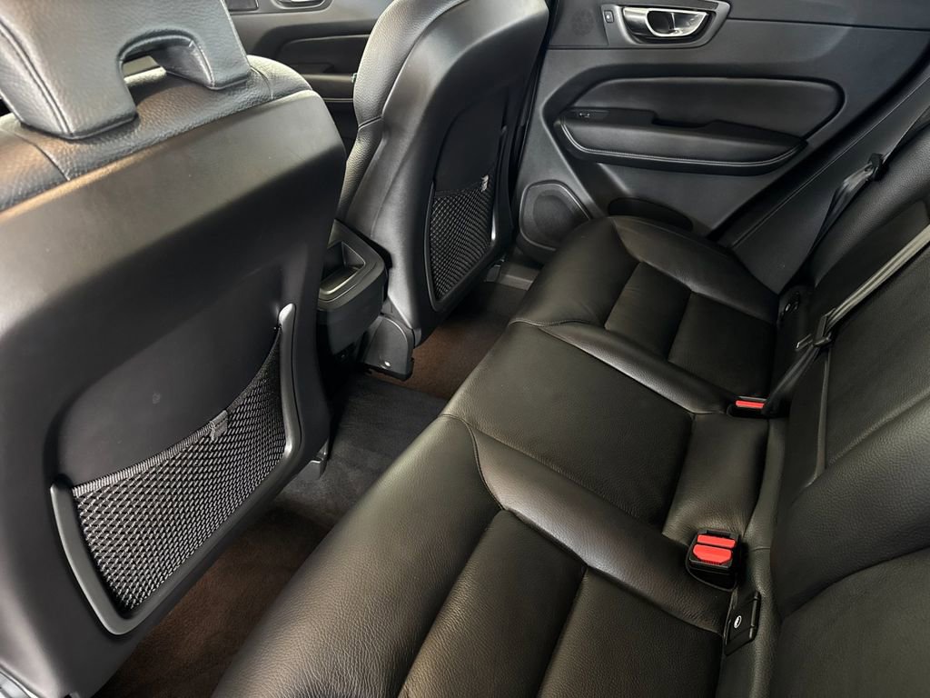 Certified 2023 Volvo XC60 B5 Plus w/ Climate Package FWD image 11