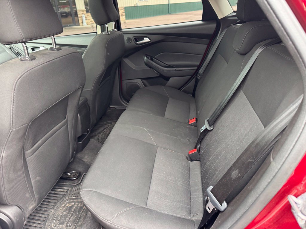 Used 2017 Ford Focus SEL w/ Cold Weather Package FWD image 13