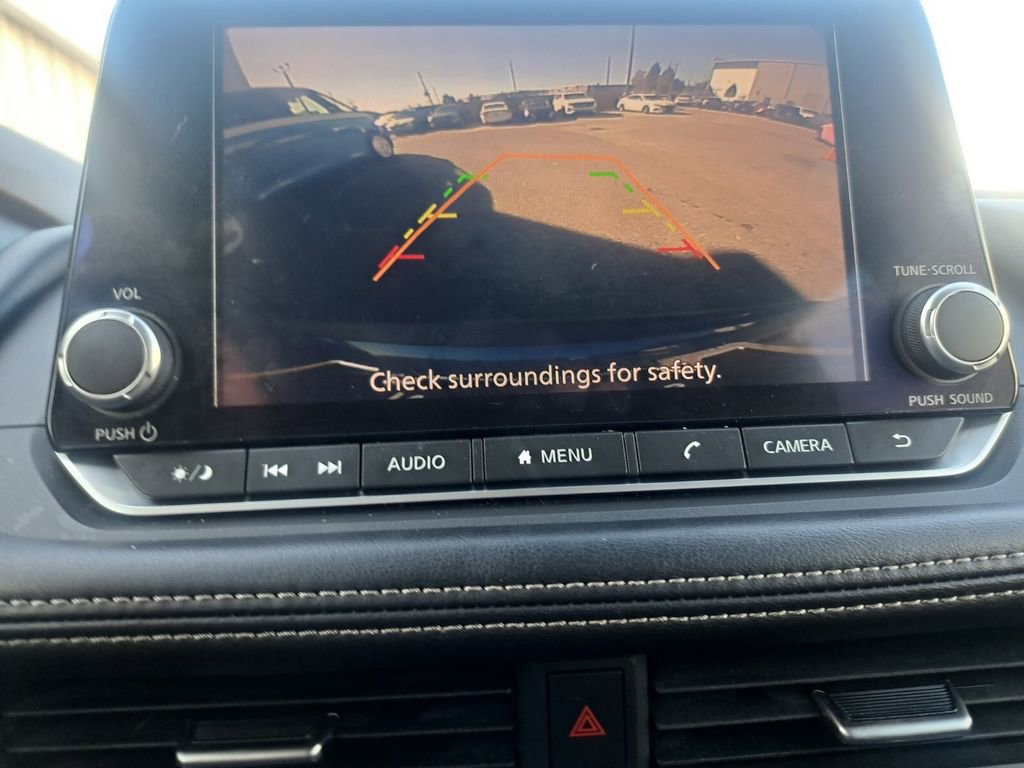 Used 2023 Nissan Rogue SV image 10