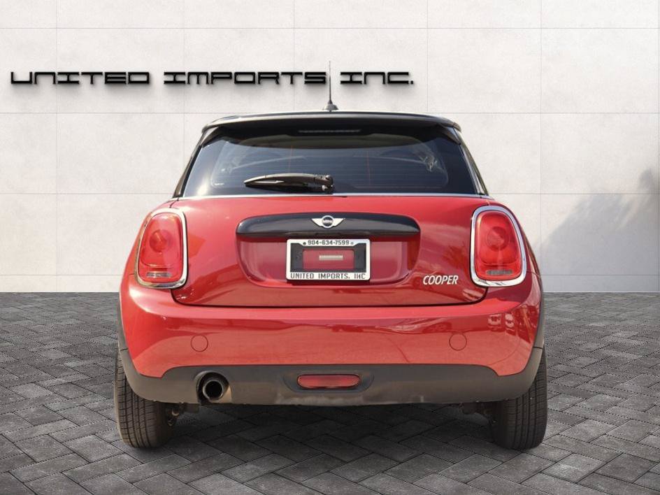 Used 2017 MINI Cooper 2-Door Hardtop FWD image 4