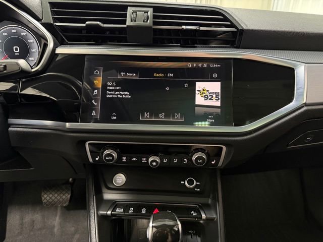 Used 2020 Audi Q3 2.0T Premium Plus w/ Premium Plus Package AWD/4WD image 14