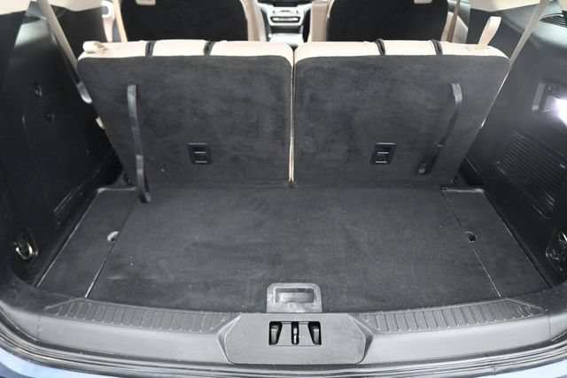 Used 2021 Ford Explorer XLT w/ Equipment Group 202A AWD/4WD image 27