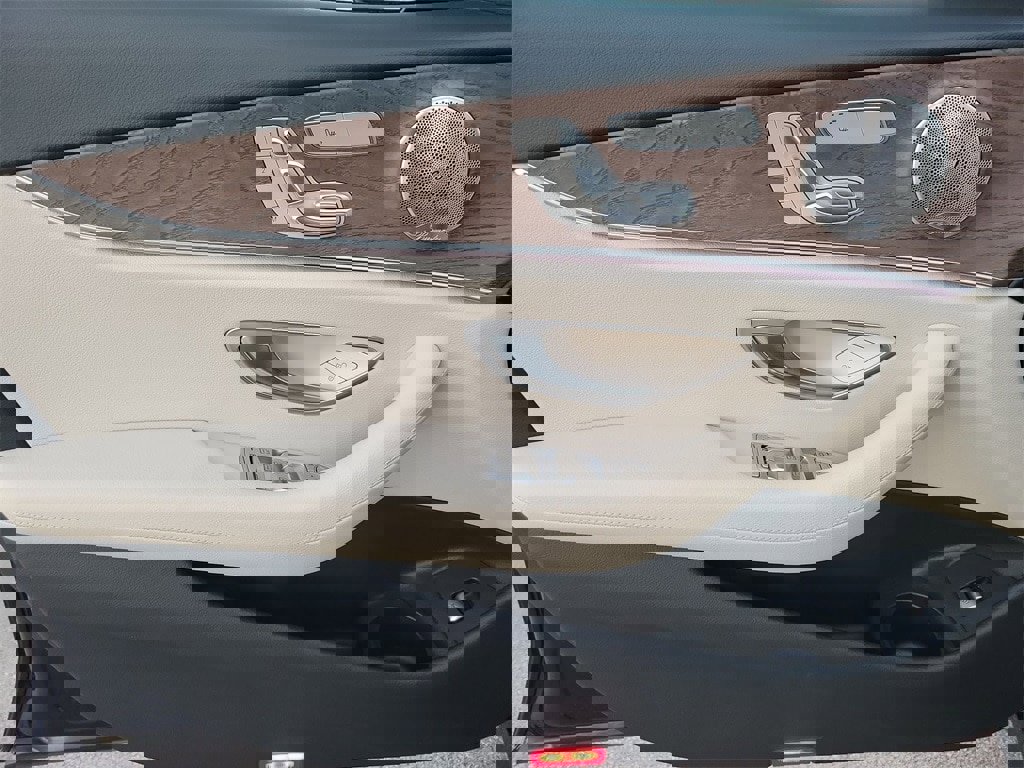 Used 2023 Mercedes-Benz E 350 Sedan image 15