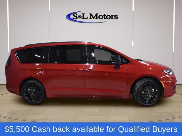 New 2026 Chrysler Pacifica Select w/ S Appearance Package FWD image 10