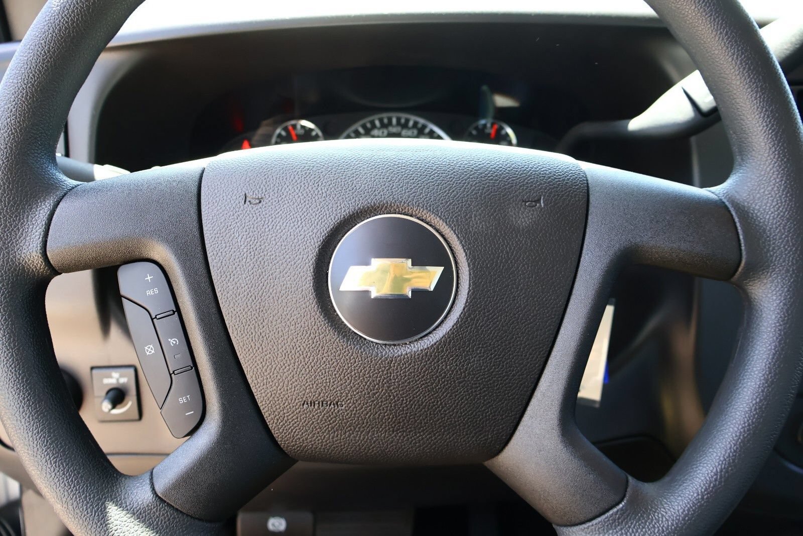 Used 2024 Chevrolet Express 3500 w/ Power Convenience Package RWD image 21