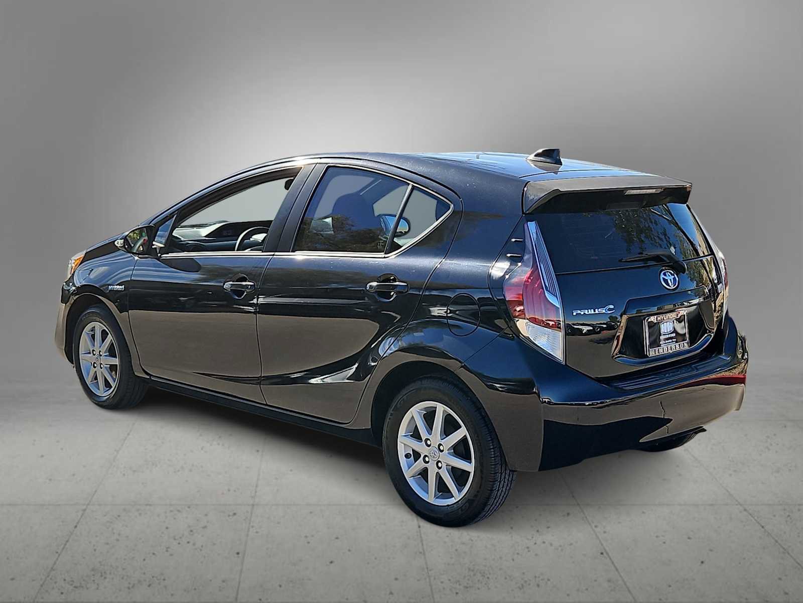 Used 2015 Toyota Prius C Three image 6