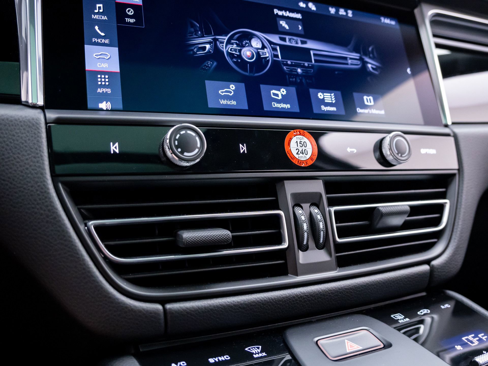 Certified 2026 Porsche Macan AWD/4WD image 26