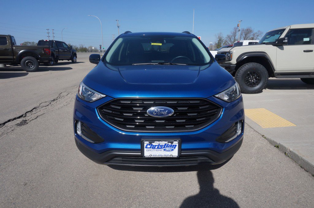 Used 2023 Ford Edge SEL w/ Sport Appearance Package AWD/4WD image 3