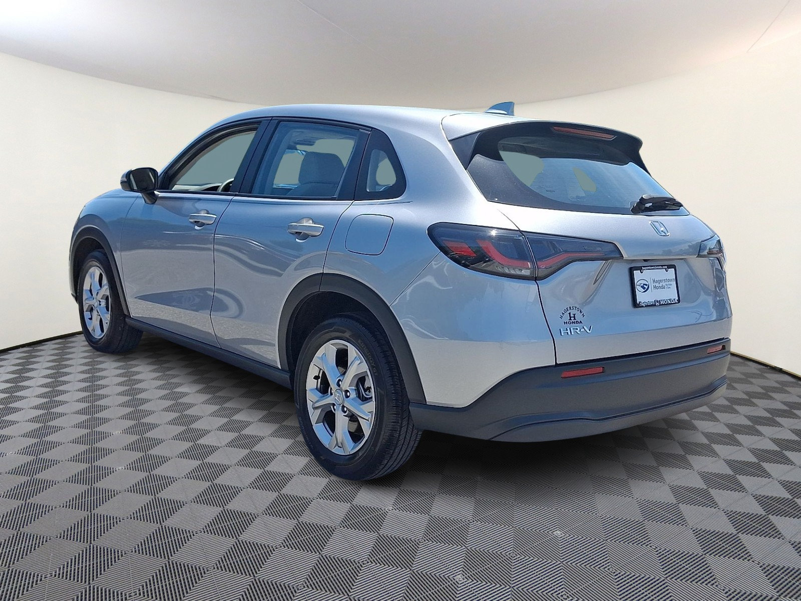 Used 2025 Honda HR-V LX image 4