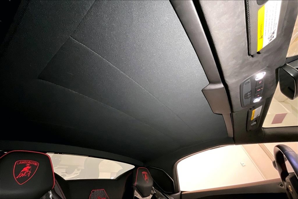 Used 2022 Lamborghini Huracan EVO image 20