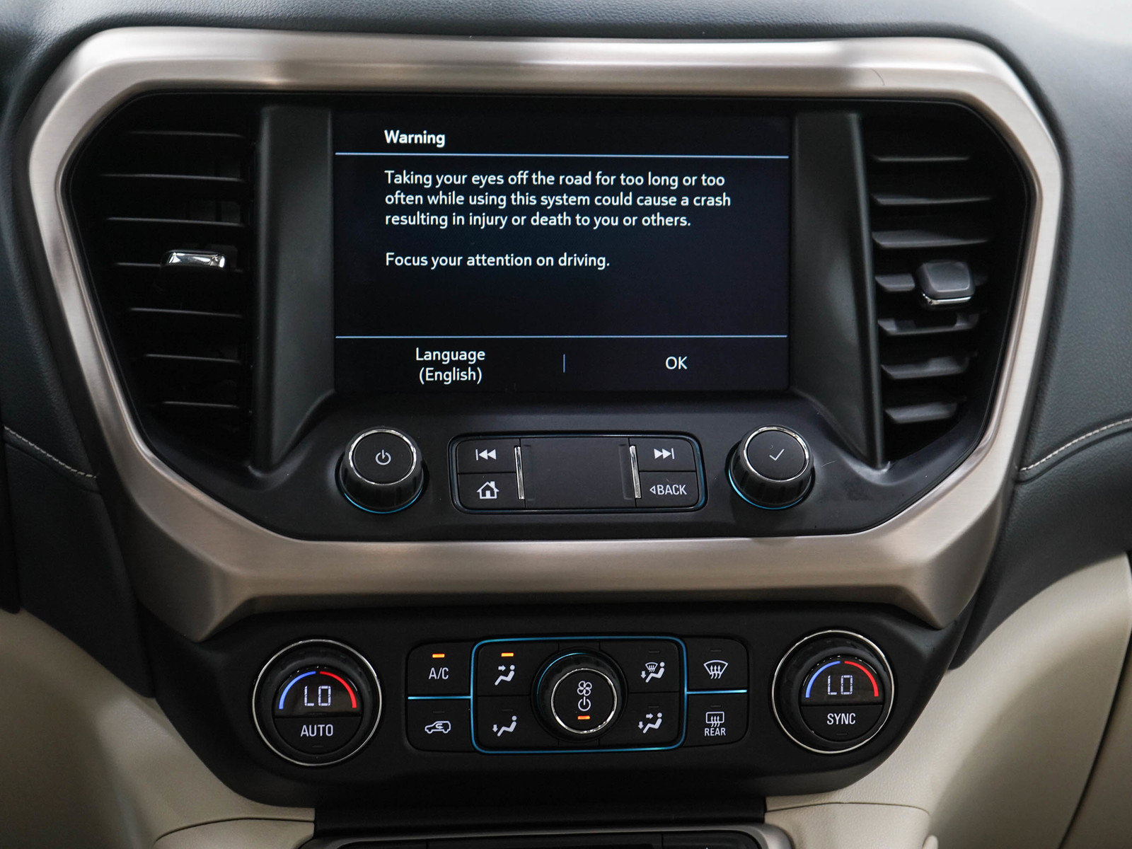 Used 2021 GMC Acadia Denali w/ Denali Ultimate Package AWD/4WD image 20