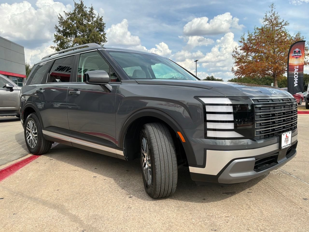 Used 2026 Hyundai Palisade SEL FWD image 4