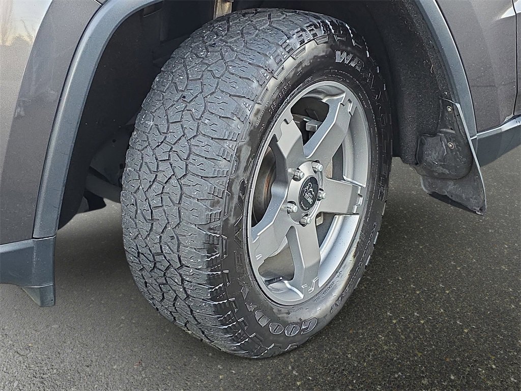 Used 2018 Jeep Grand Cherokee Laredo image 35