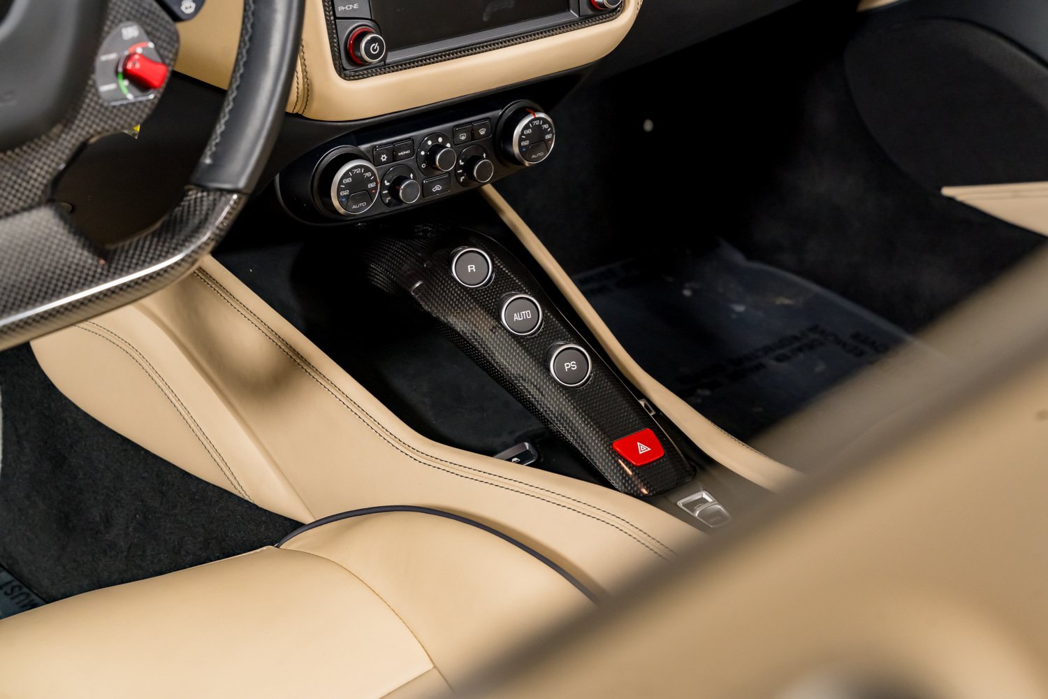 Used 2015 Ferrari California T RWD image 29