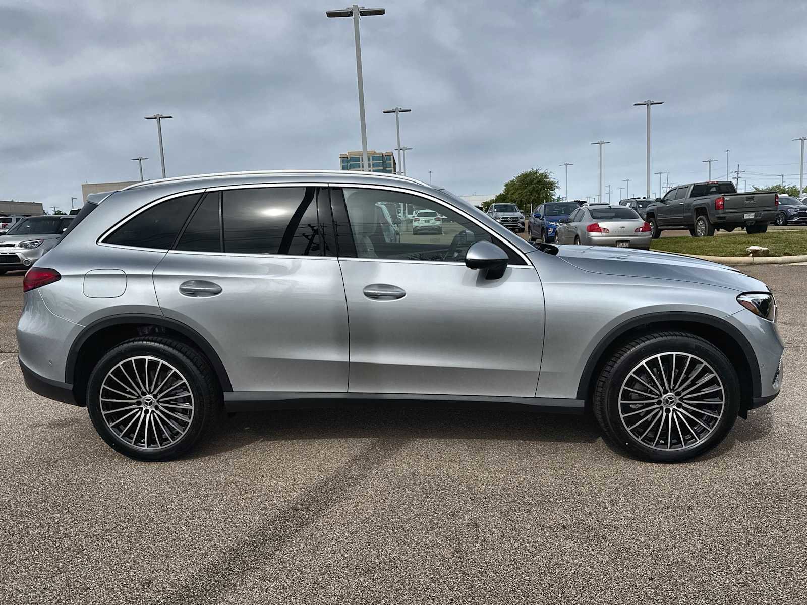 New 2026 Mercedes-Benz GLC 300 image 10