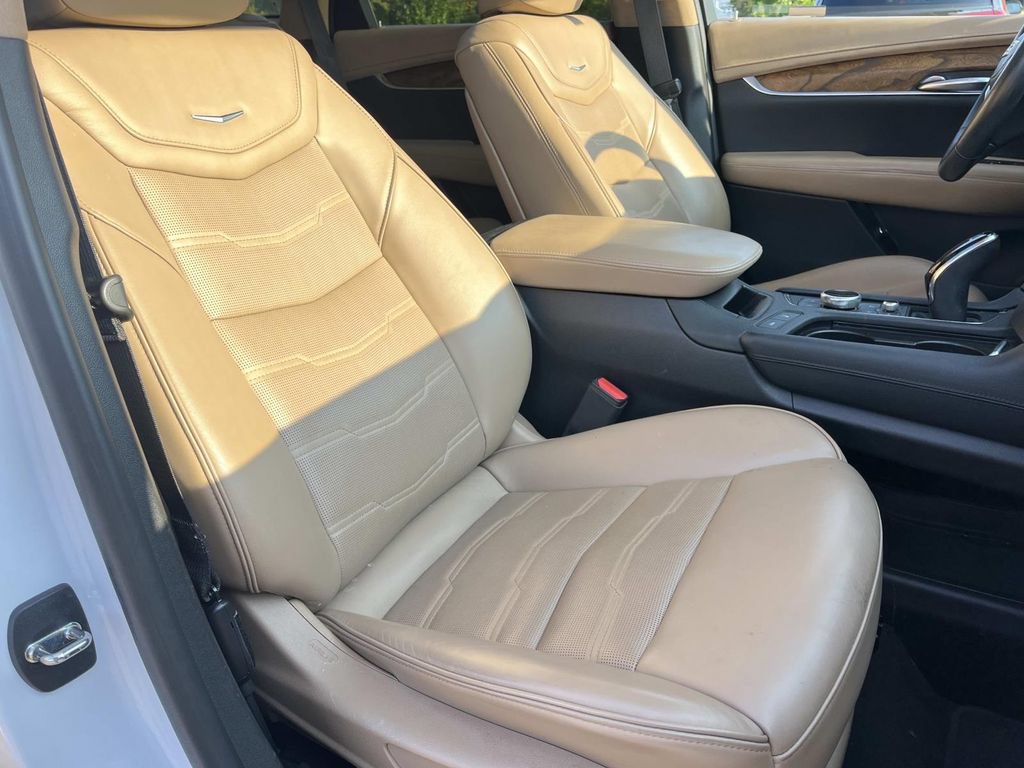 Used 2021 Cadillac XT5 Premium Luxury w/ Platinum Package FWD image 29