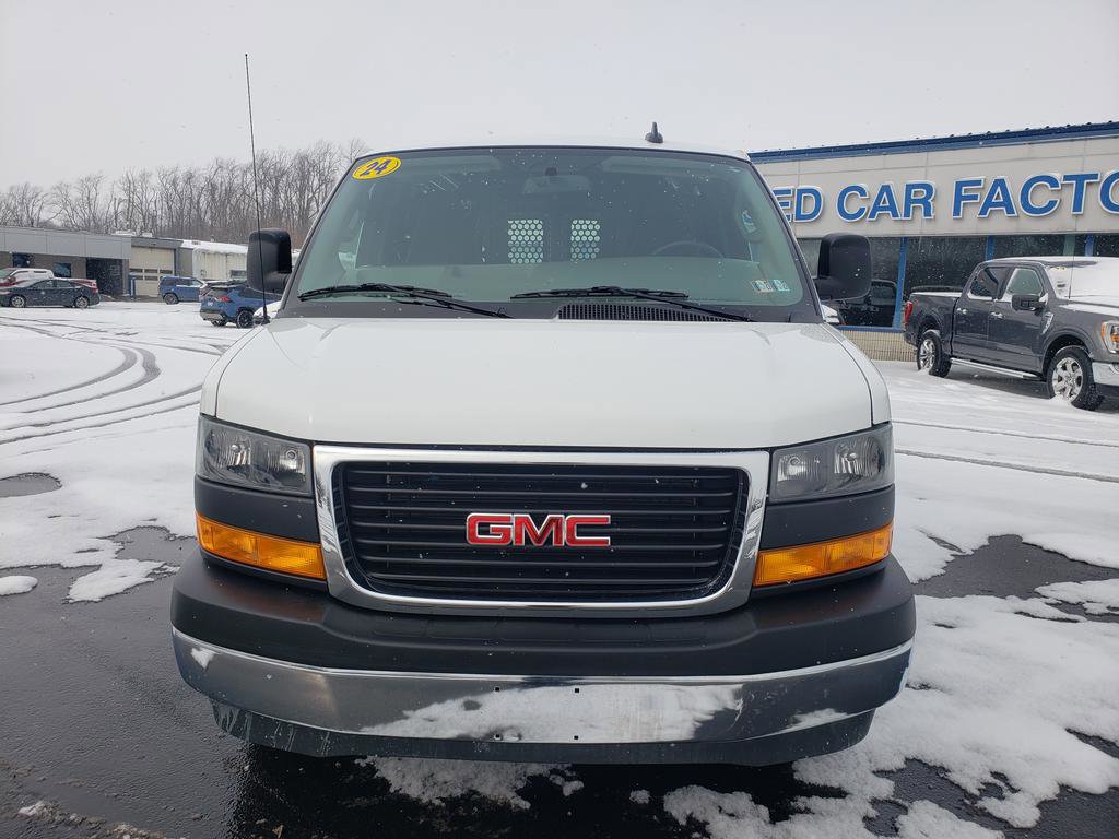 Used 2024 GMC Savana 2500 w/ Driver Convenience Package RWD image 9