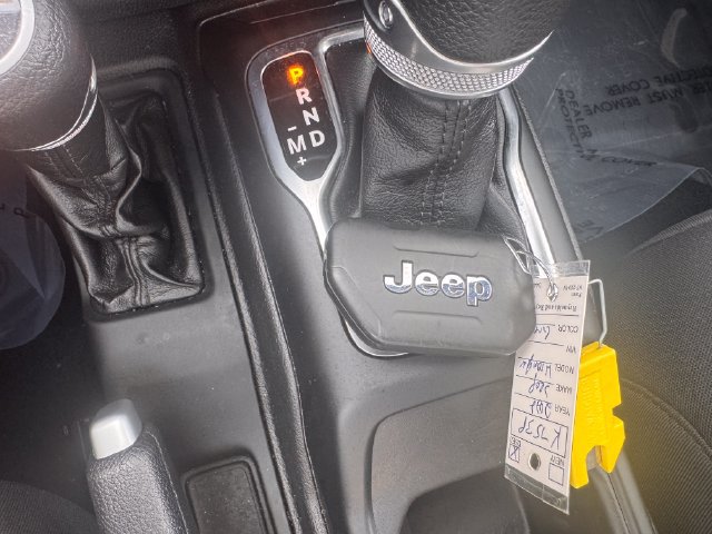 Used 2022 Jeep Wrangler Sport AWD/4WD image 39
