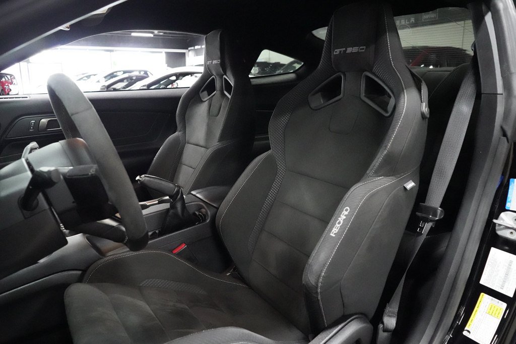 Used 2017 Ford Mustang Shelby GT350 w/ Electronics Package RWD image 12