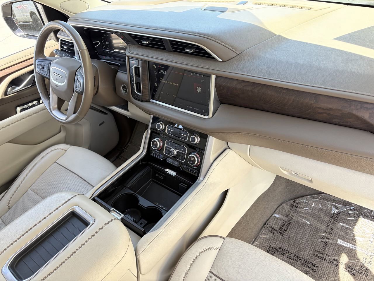 Used 2022 GMC Yukon XL Denali AWD/4WD image 12