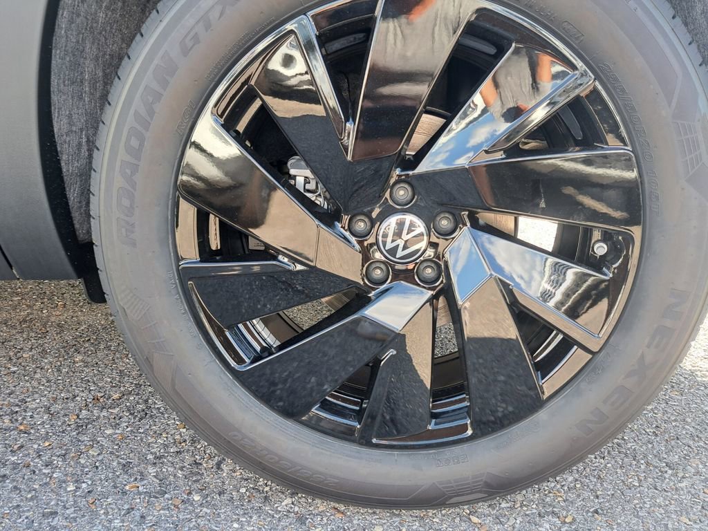 New 2026 Volkswagen Atlas Cross Sport SE image 25