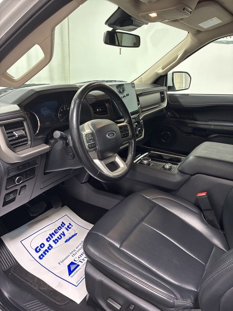 Used 2024 Ford Expedition XLT image 14