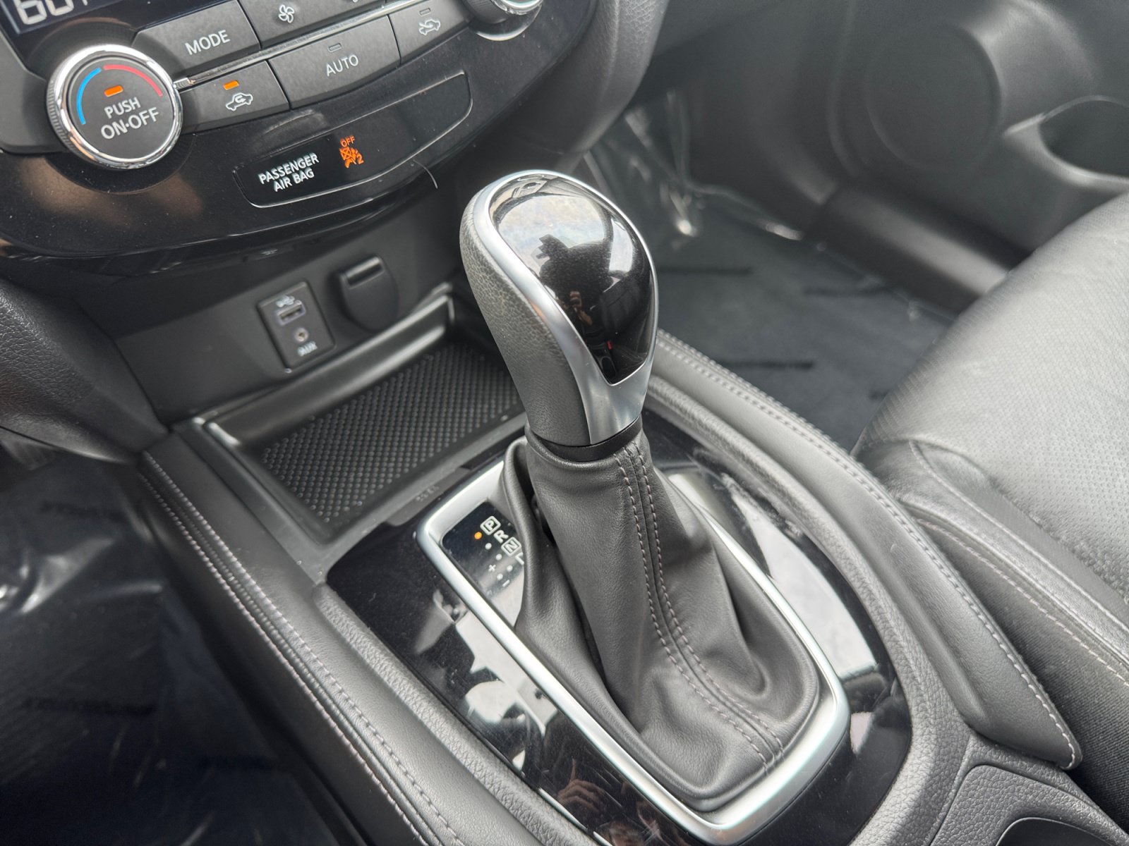 Used 2017 Nissan Rogue SL AWD/4WD image 25