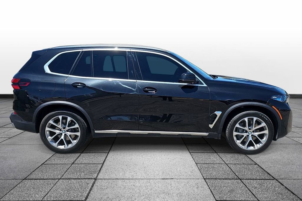 Used 2024 BMW X5 xDrive40i w/ Premium Package AWD/4WD image 4