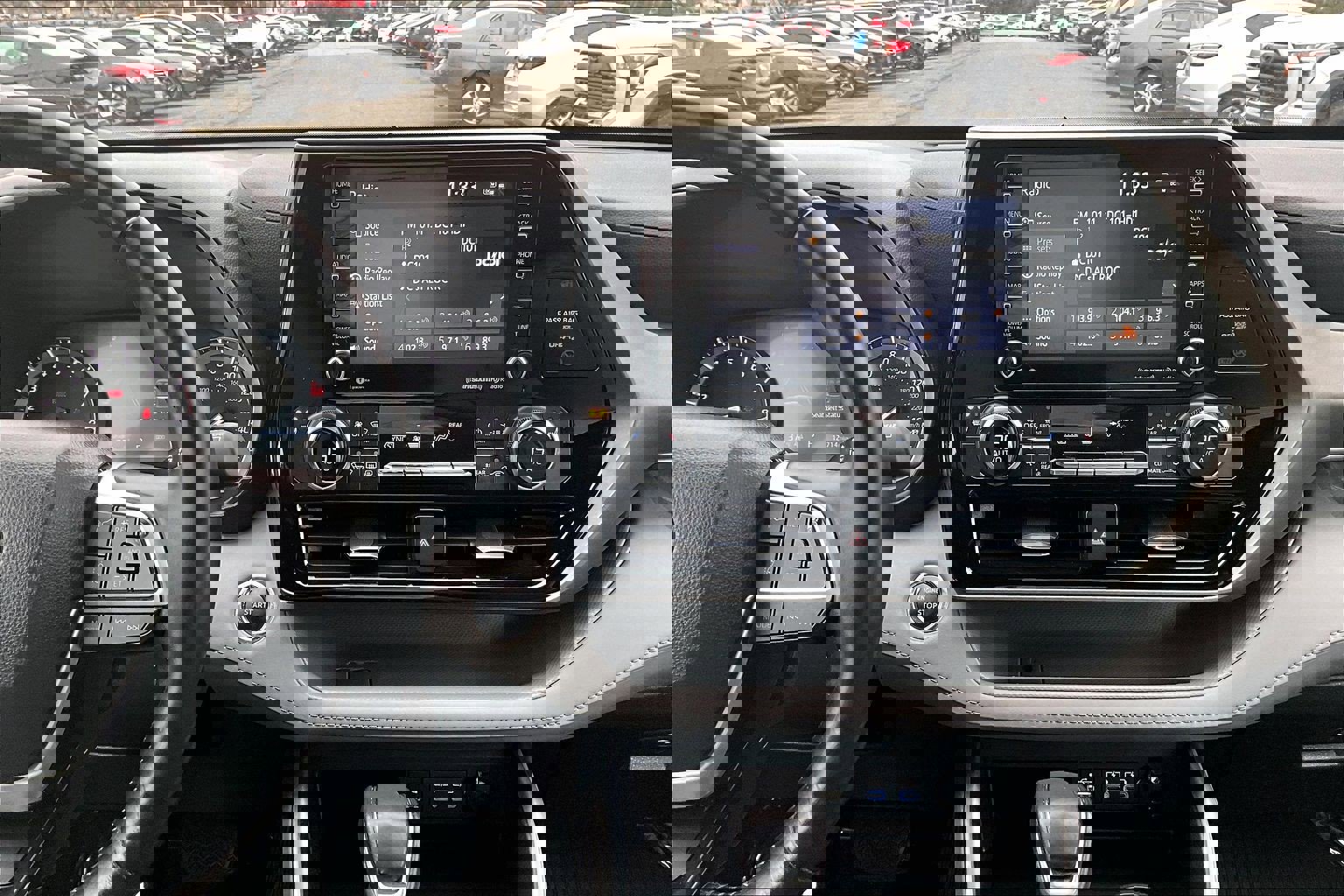 Used 2022 Toyota Highlander XLE image 6