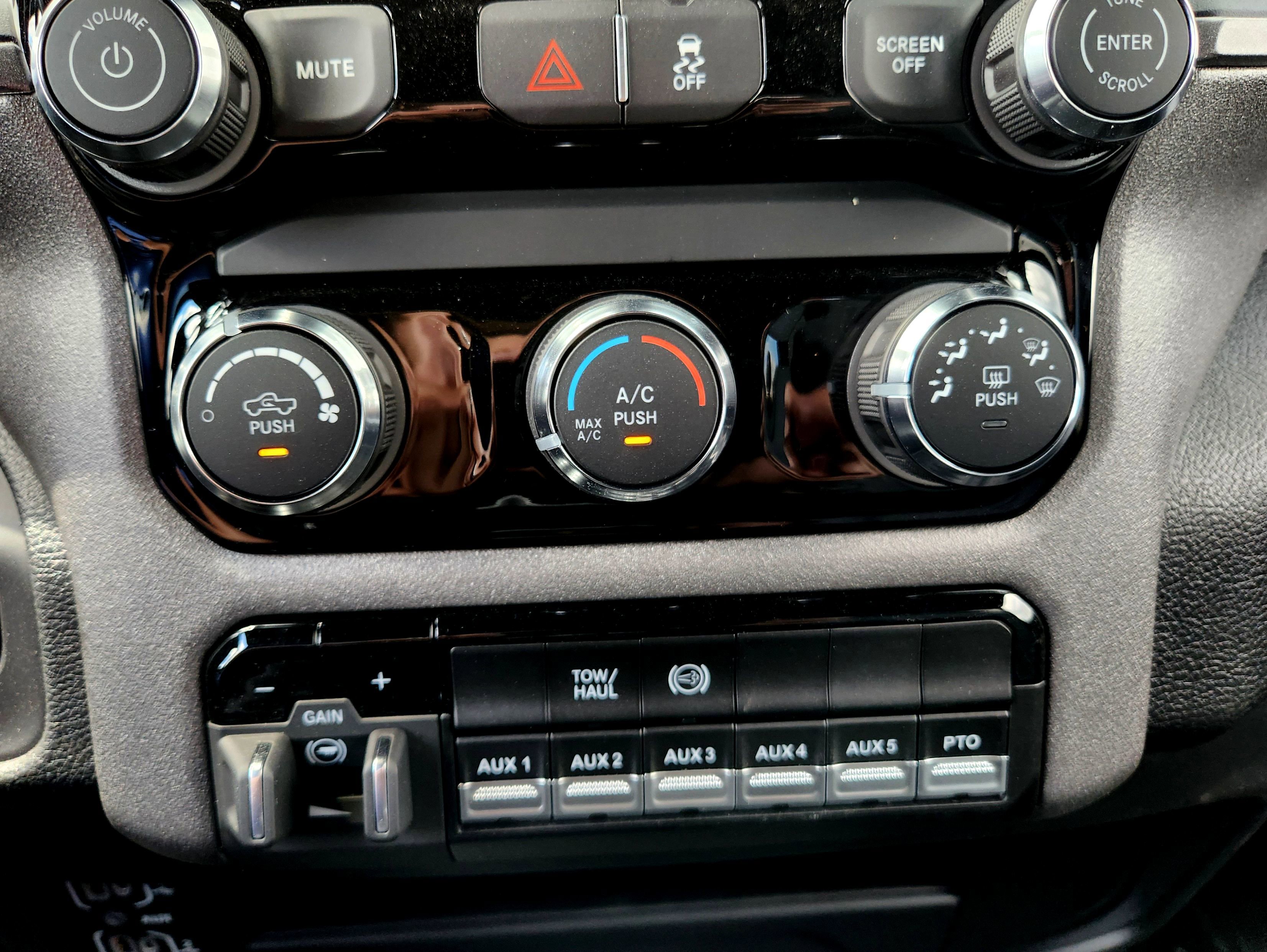 New 2026 RAM 5500 Tradesman w/ Chrome Appearance Group image 32