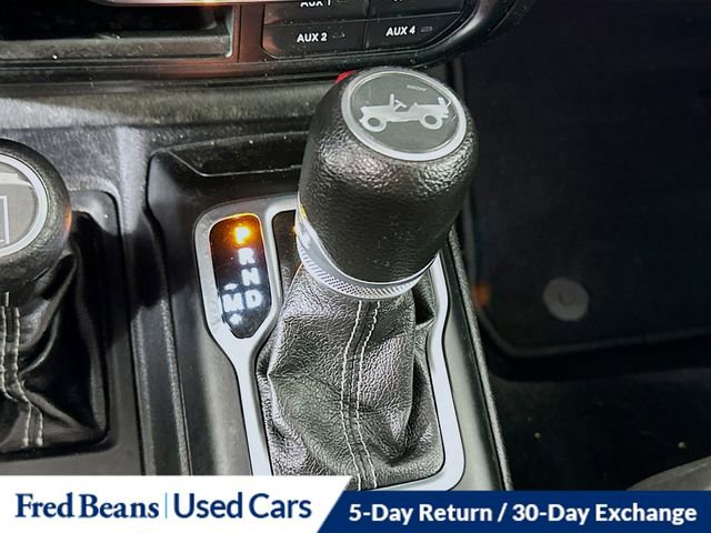 Used 2018 Jeep Wrangler Unlimited Sahara w/ Cold Weather Group image 19