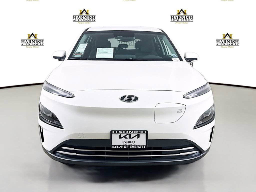 Used 2023 Hyundai Kona SE w/ Cargo Package FWD image 2