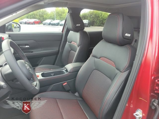 New 2027 Nissan Kicks SR w/ SR Premium Package AWD/4WD image 11