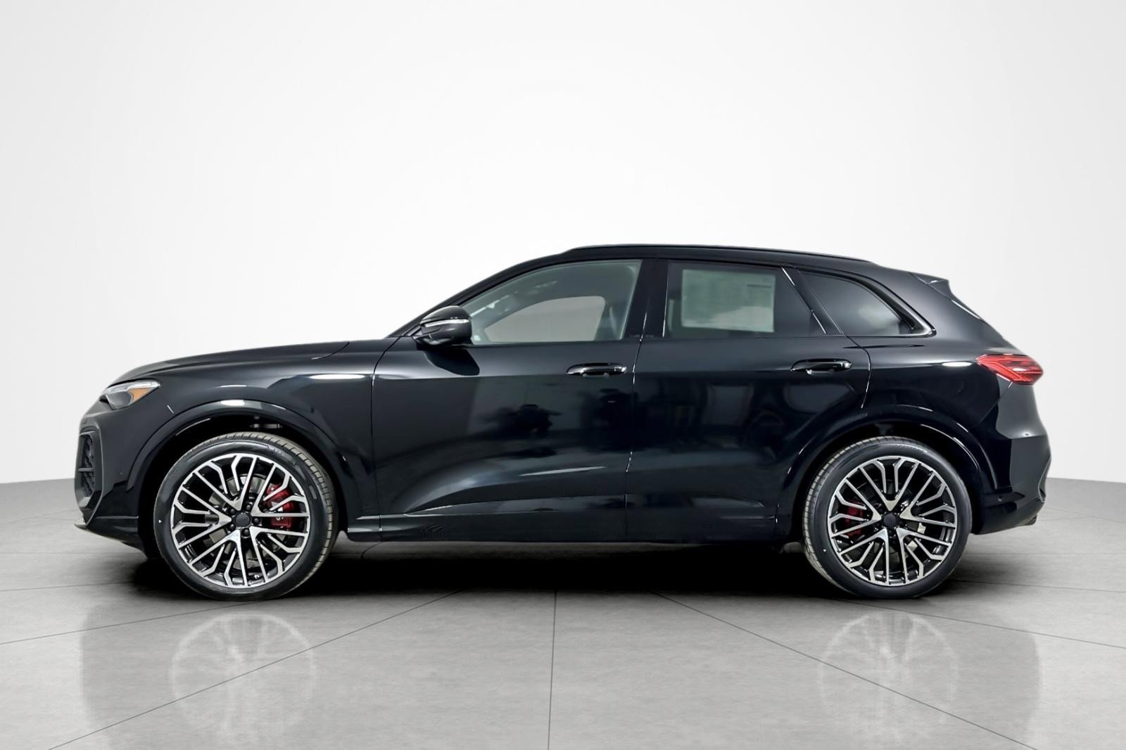 New 2026 Audi SQ5 Premium Plus AWD/4WD image 3