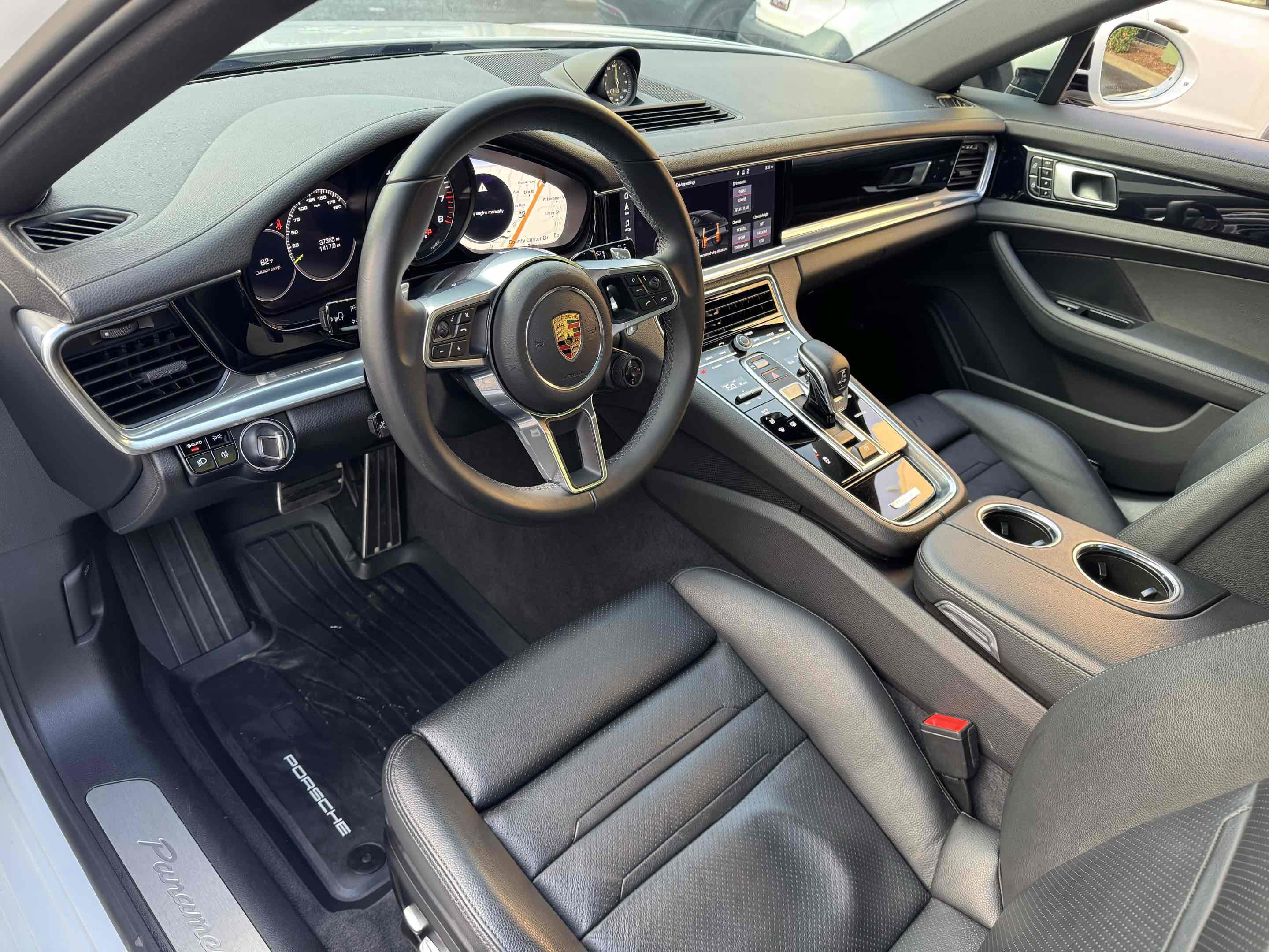 Used 2020 Porsche Panamera 4 image 4