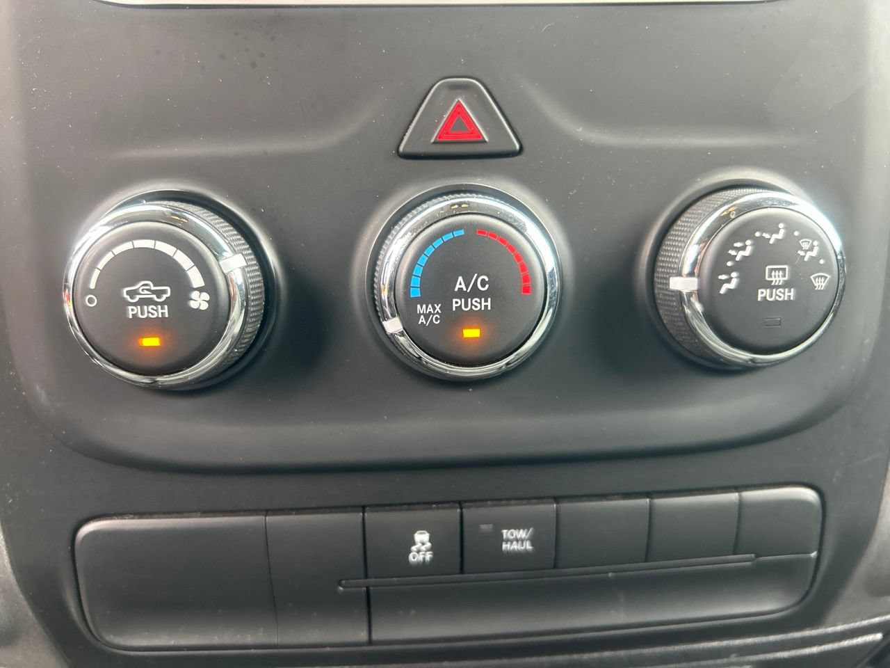 Used 2014 RAM 1500 Express AWD/4WD image 26